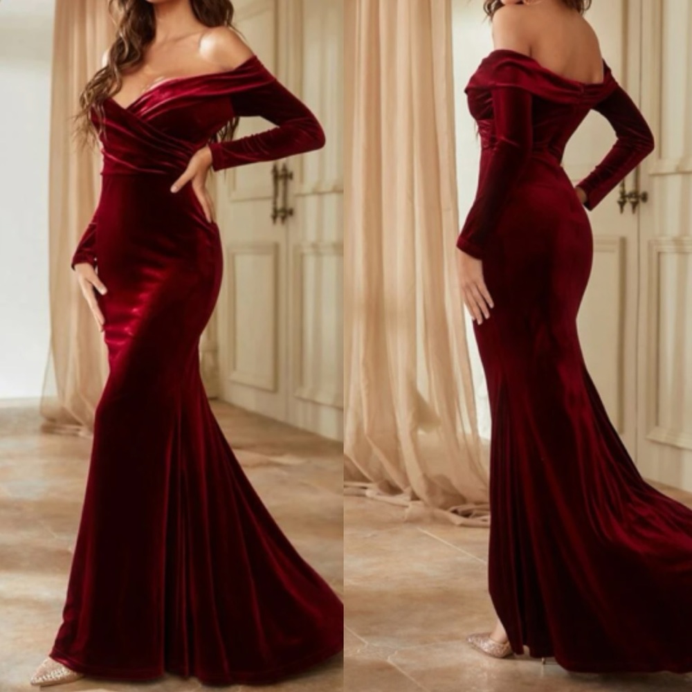 Luxe plunging V neckline slit thigh long sleeve party velvet dress - Picture 9 of 12